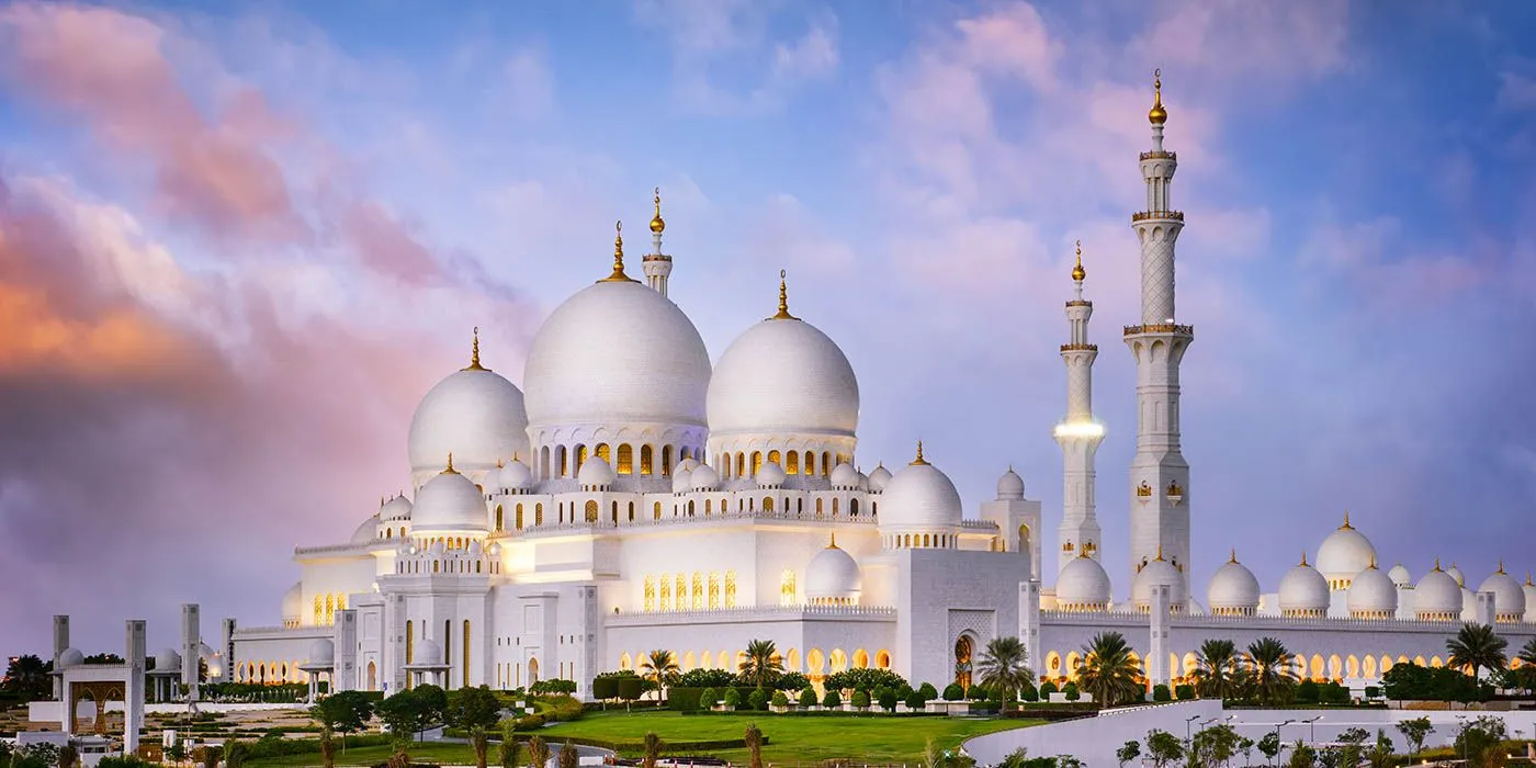 Sheikh Zayed Grand Mosque — A Complete Visitor’s Guide to Abu Dhabi’s Marble Masterpiece