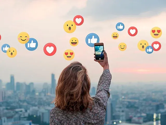 Complete Guide to the UAE Advertiser Permit for Social Media Content Creators in 2025